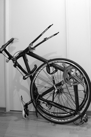 車輪でフレームをはさみました。これでいいの?