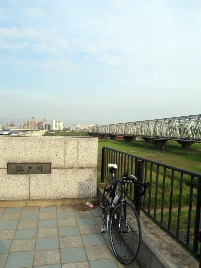 江戸川に架かる新葛飾橋