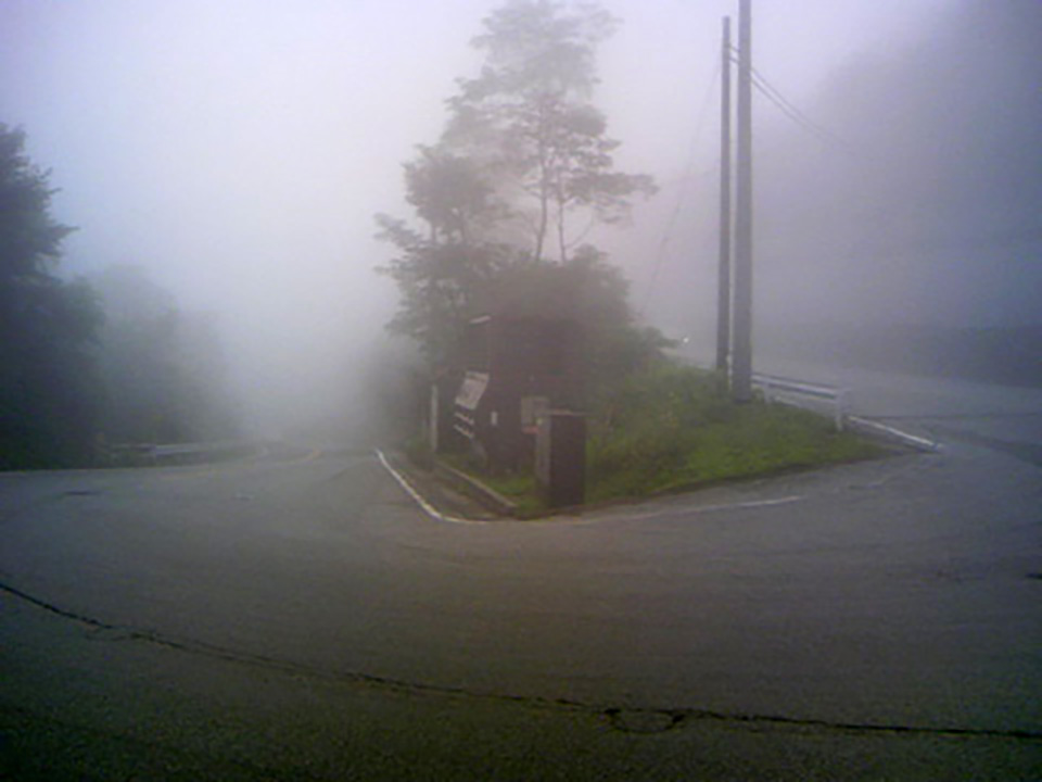 カーブにあるマンホールにのった時は冷や汗が出た