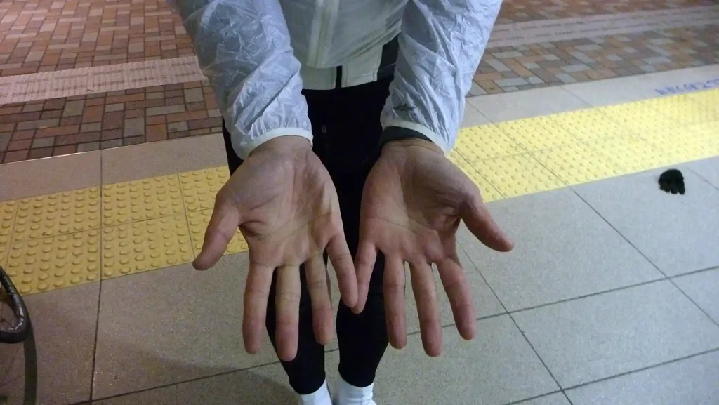 後輪を外さないので手が汚れない