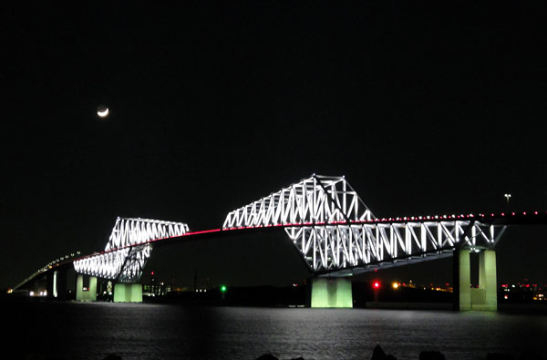2012年に開通した東京ゲートブリッジ