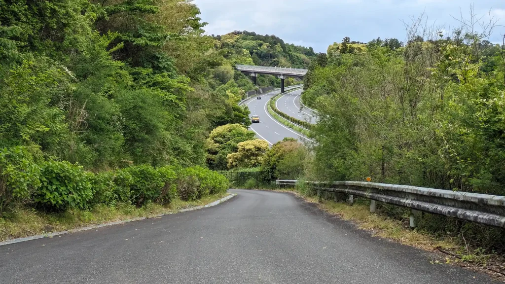 3-18：圏央道脇の小路（下り）