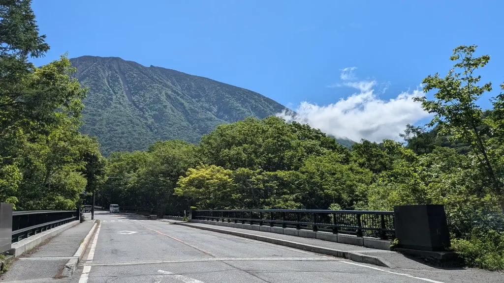 2-03:竜頭の滝への歩道入口