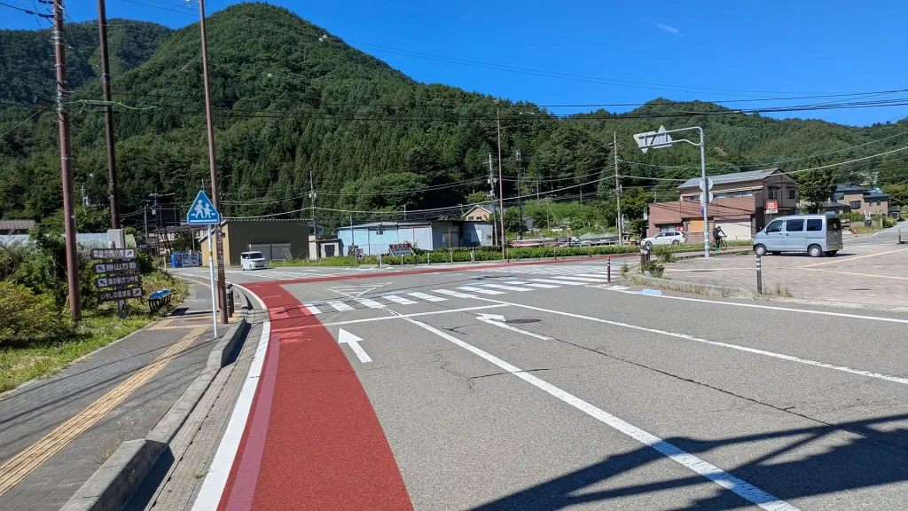 13：右折して西湖へ