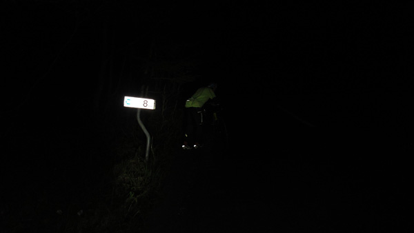 8km/hで歩く。。