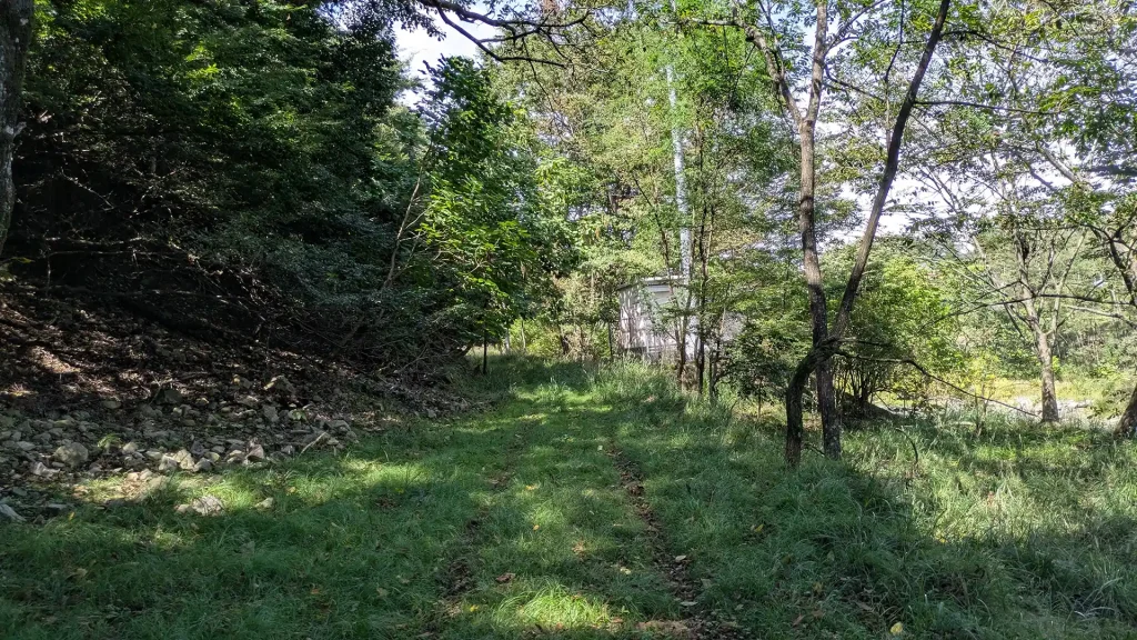 1-05：旧甲州街道の未舗装路