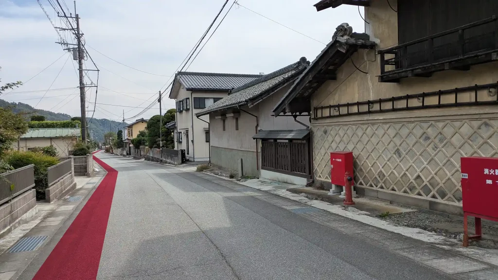 2-12:古い民家となまこ壁