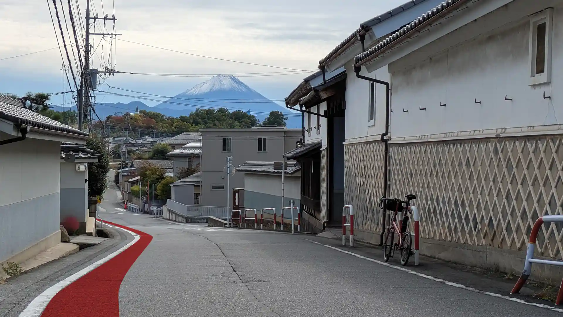 3-12:なまこ壁と富士山