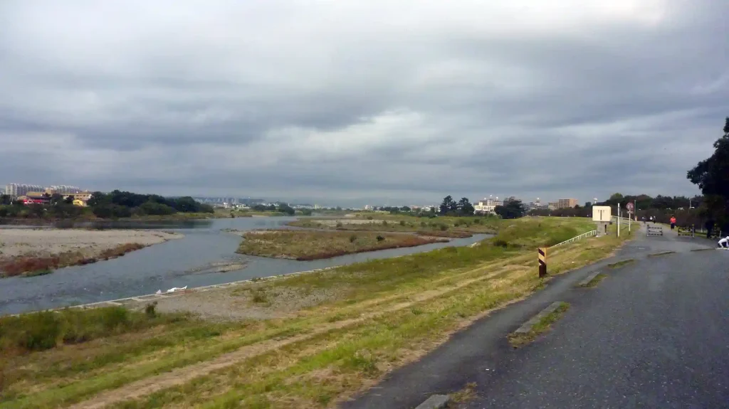 午前7時 前方の雲が心配