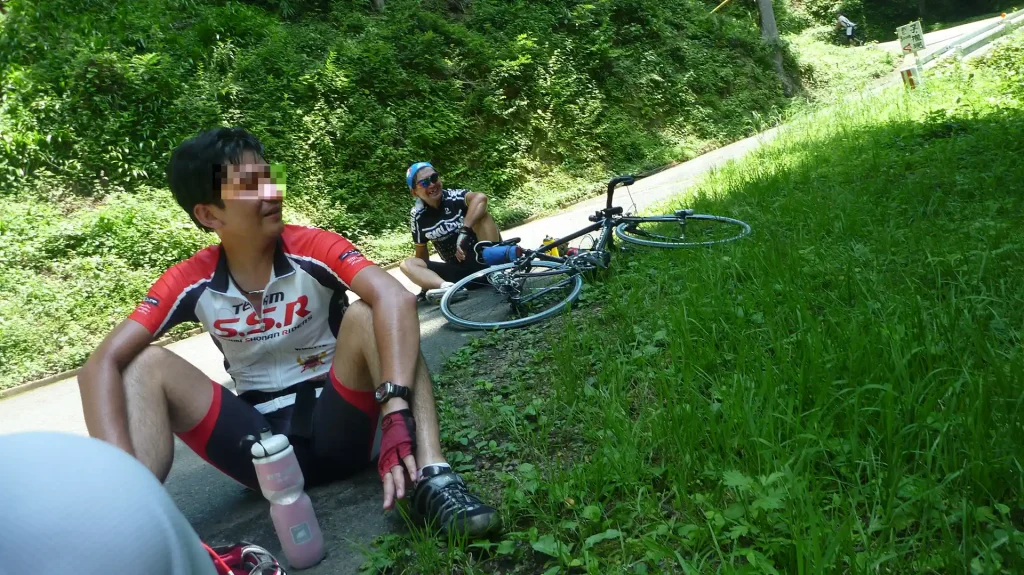 チーム輪行バッグ、足つきｗ