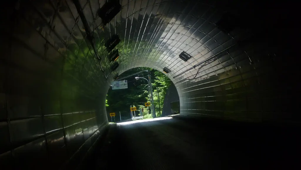 山伏トンネル（山中湖側）