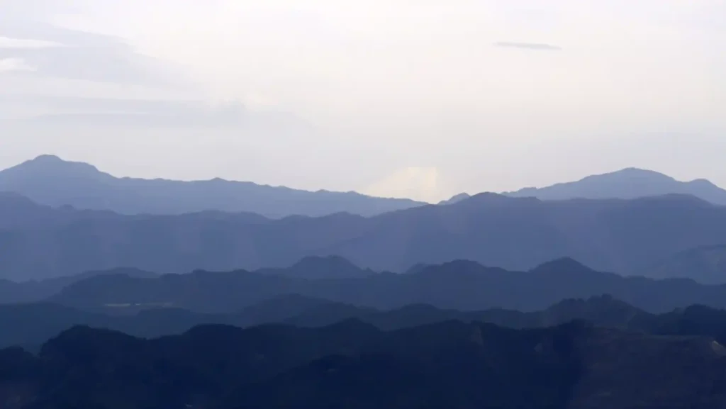 顔振峠から西側の眺望