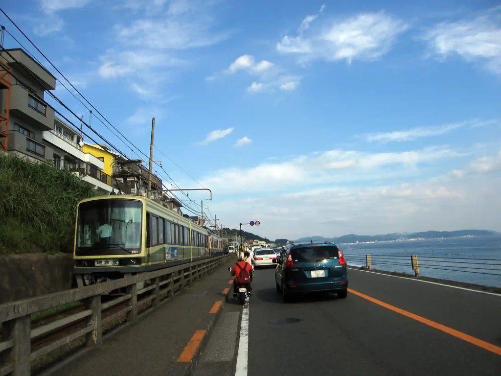 江の島高校前駅近く