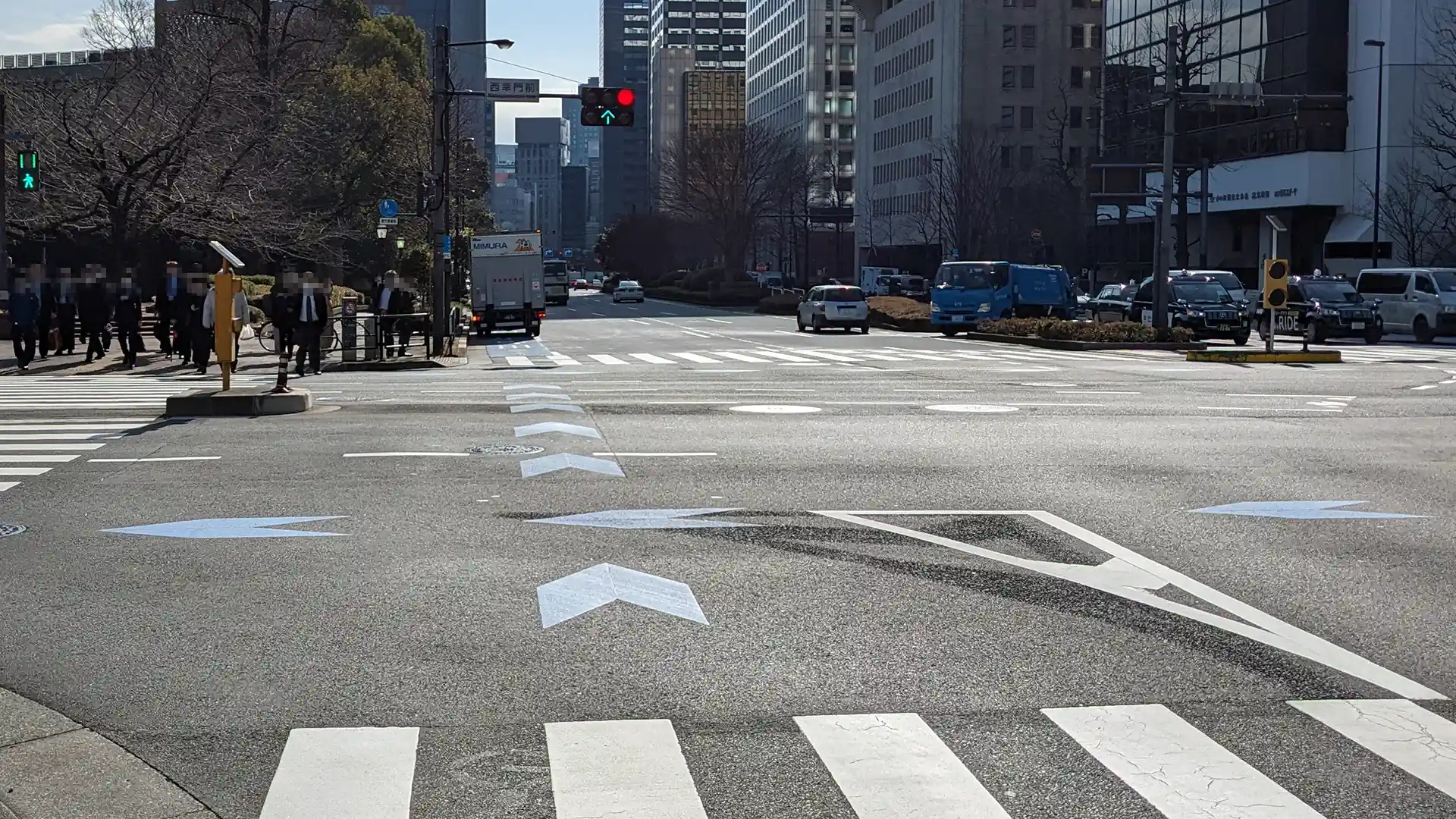 左折レーンにある自転車ナビラインは直進できる？できない？警視庁に聞いてみた