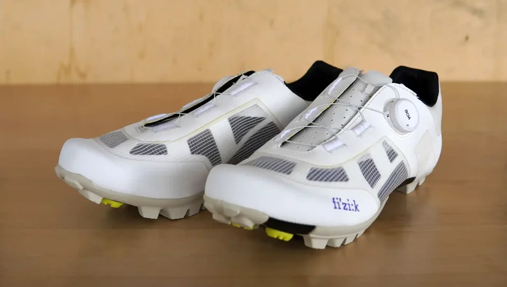 通気性に優れたオフロードレーシングシューズ　ヴェントプロキシ