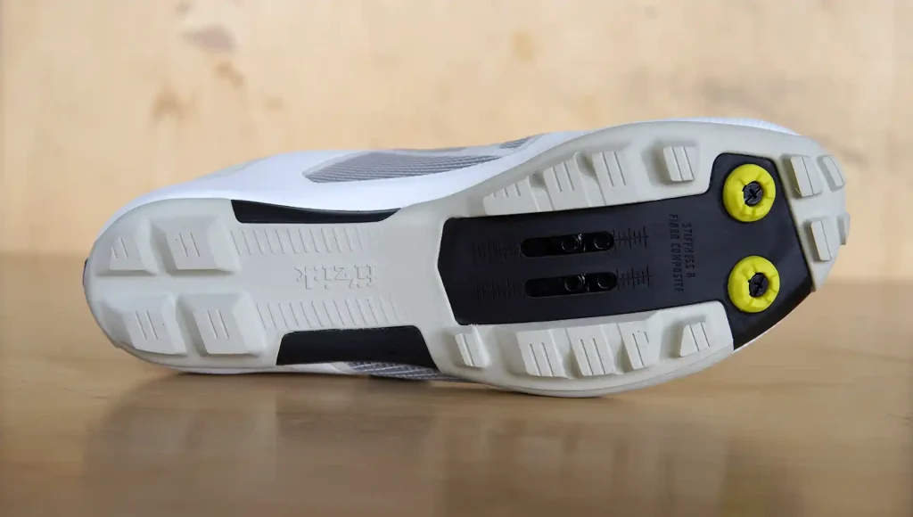 X3 カーボン強化ナイロンアウトソール