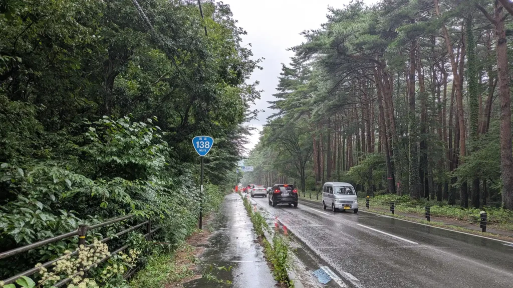 国道138号線（旧鎌倉往還）