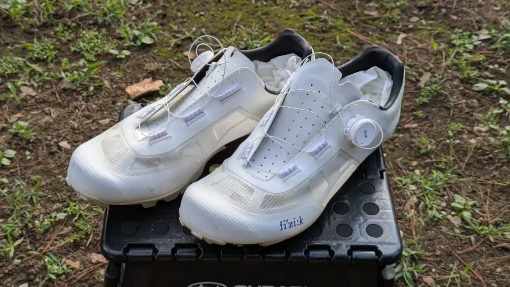 PUラミネート加工されたメッシュアッパーは汚れが落ち易く乾き易い