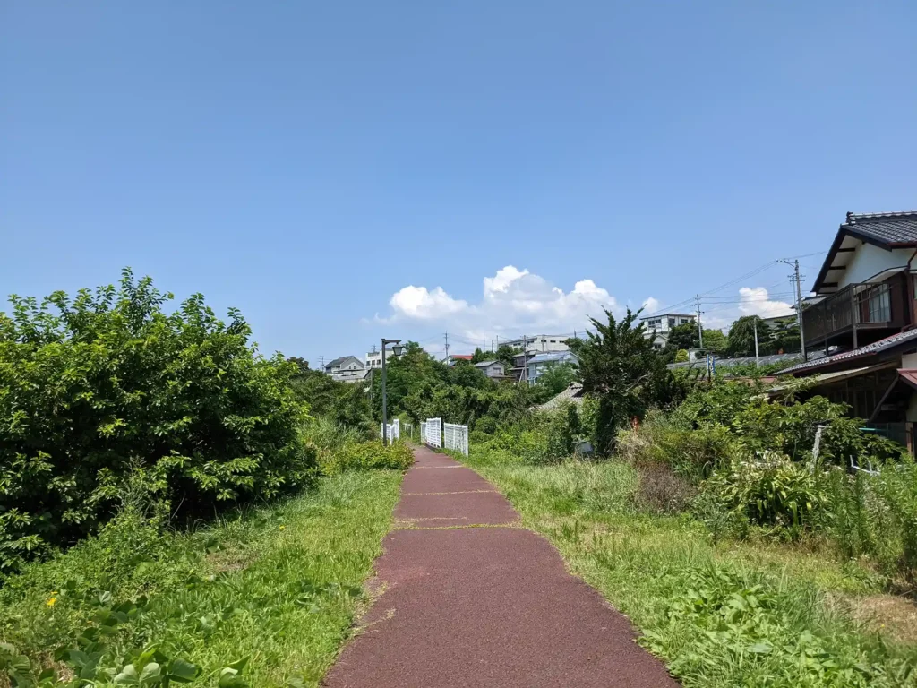 しなの鉄道に沿って海野宿を目指す