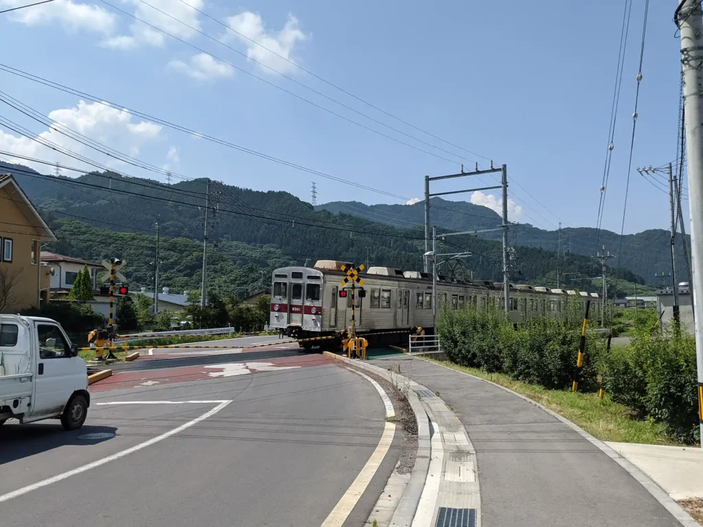 3-15：延徳駅ー桜沢駅間にある踏切