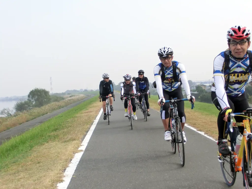 クロモリ自転車愛好家たちの枯れた走り