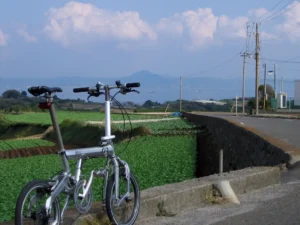 この先は大浦海岸へ下る
