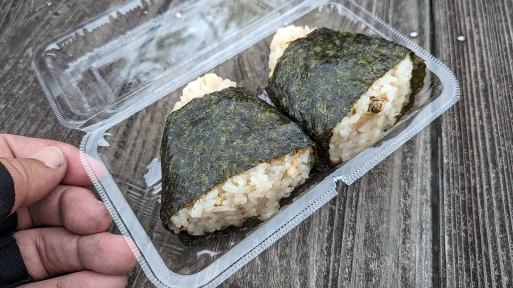 あさり飯のおむすび