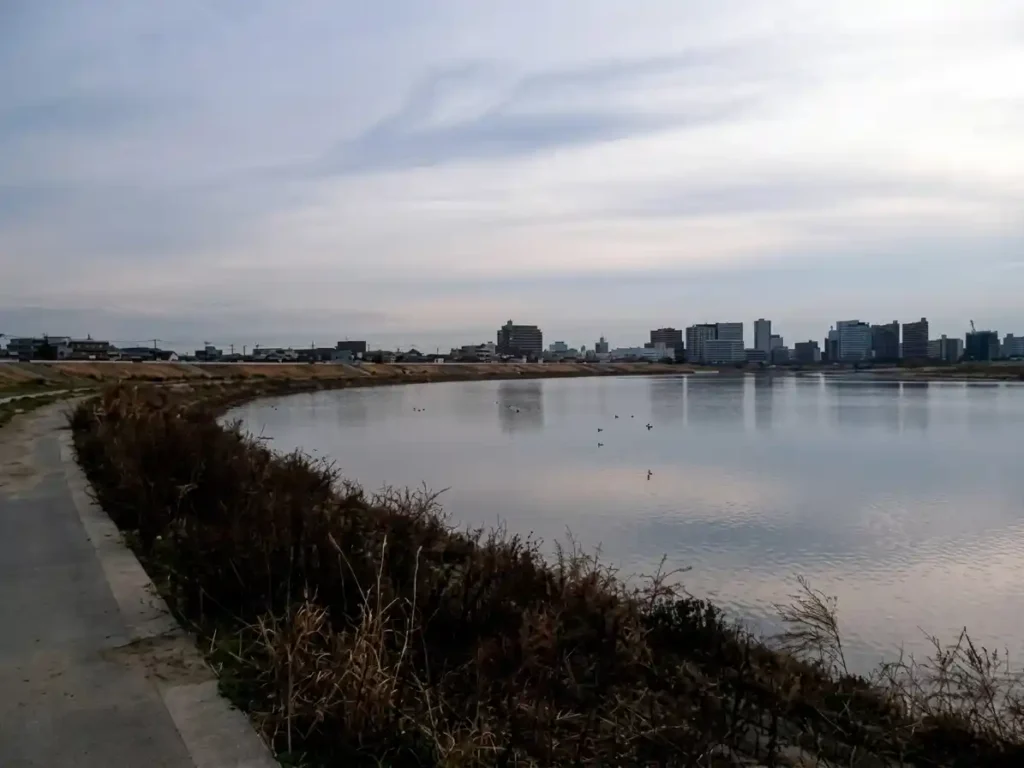 気持ちの良い道。歩行者には注意が必要