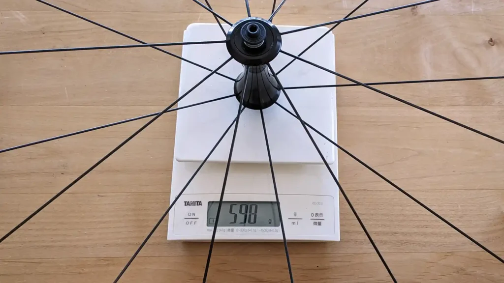 重量は前後で1,395g